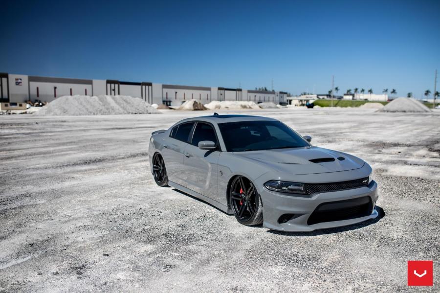 Dodge Charger SRT Hellcat on Vossen Wheels (HF-1) 2018 года  (фото 1 из 10)